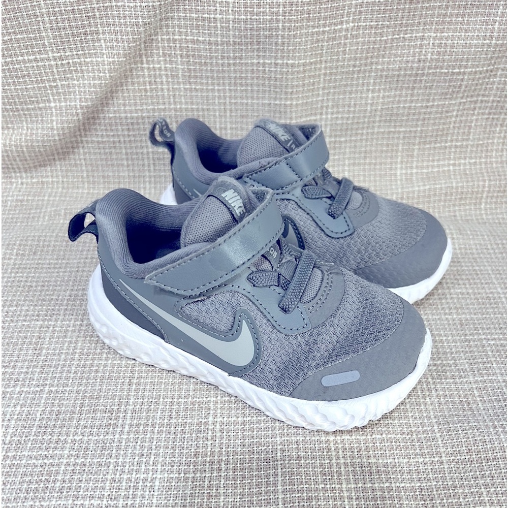Toddler Nike Revolution